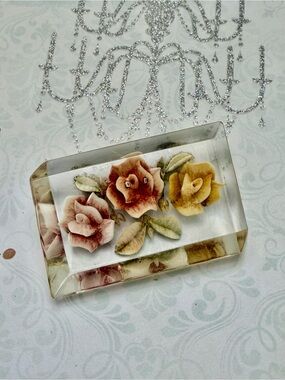 🐈‍⬛🐈‍⬛50%off  Vintage Reverse Carved Floral Brooch #cz33